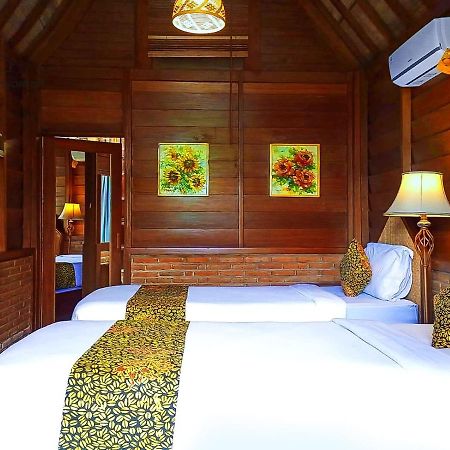 Andung Andung Villa And Resto Banyuwangi  Eksteriør billede