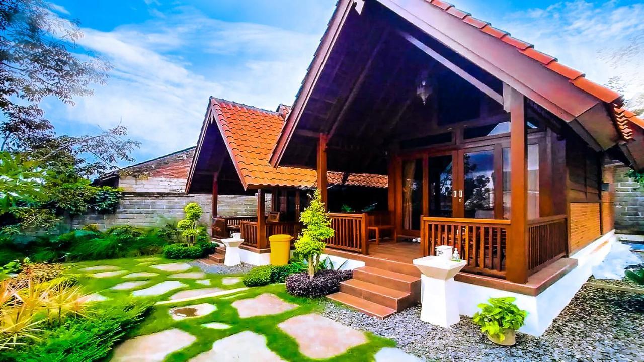 Andung Andung Villa And Resto Banyuwangi  Eksteriør billede