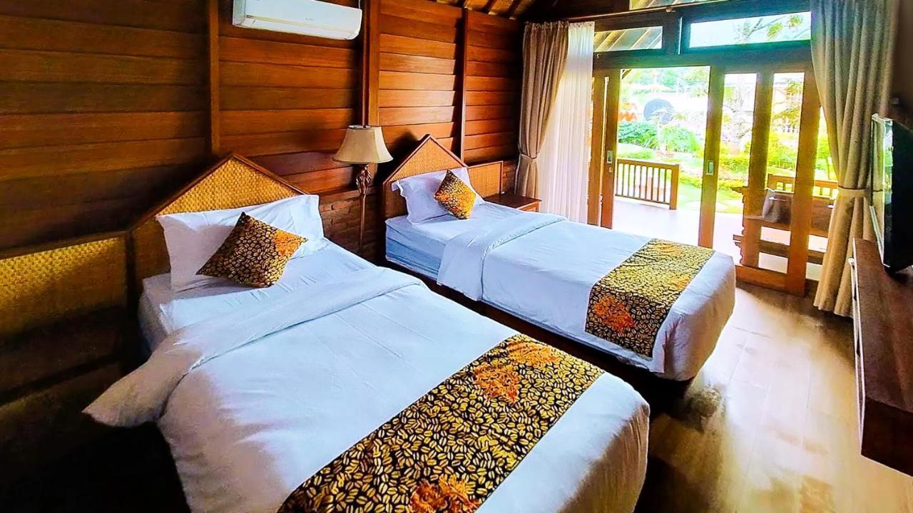 Andung Andung Villa And Resto Banyuwangi  Eksteriør billede