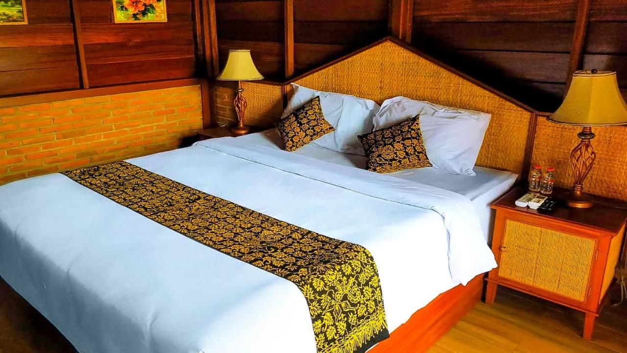 Andung Andung Villa And Resto Banyuwangi  Eksteriør billede