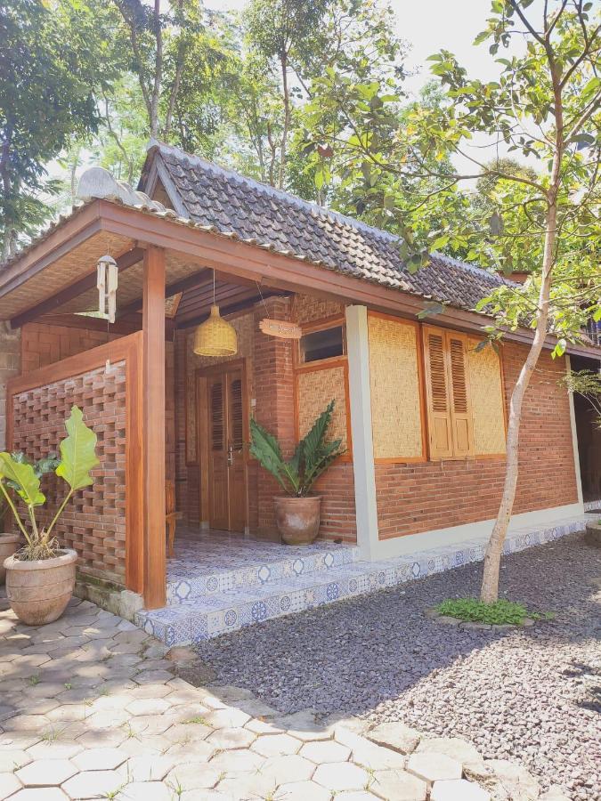Andung Andung Villa And Resto Banyuwangi  Eksteriør billede